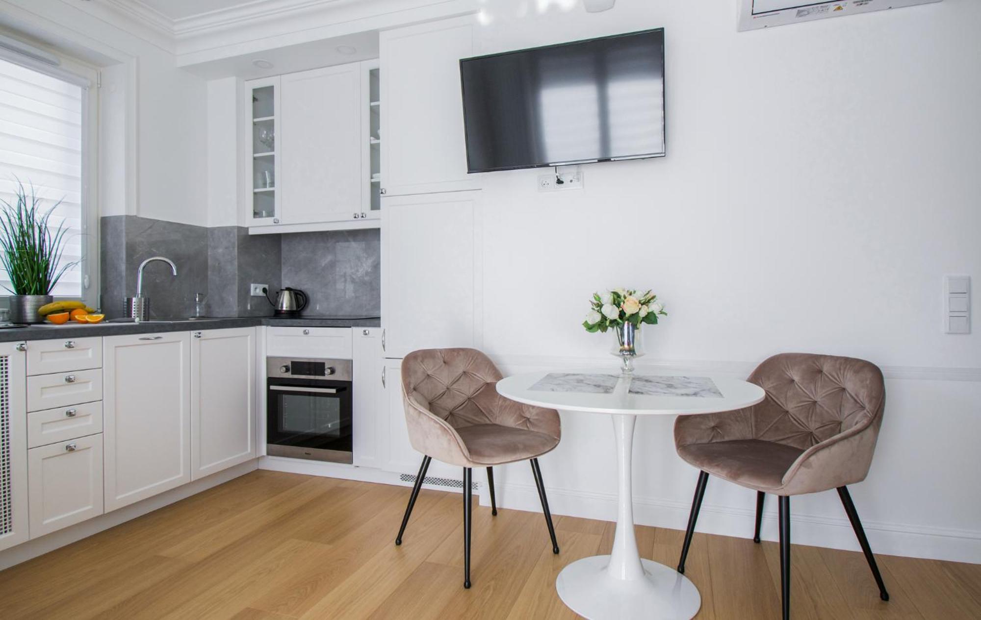 Warsaw Seasons By Alluxe Boutique Apartments Værelse billede